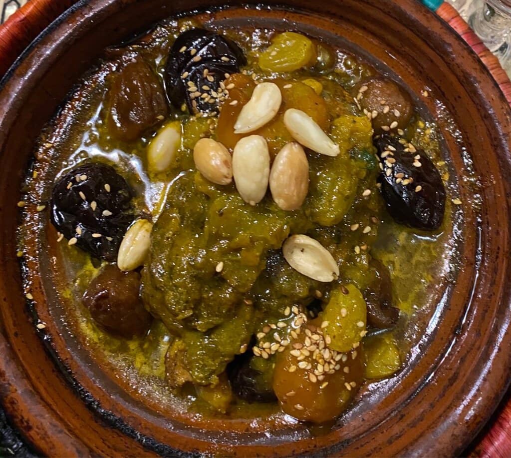 Kip tajine met abrikozen en amandelen